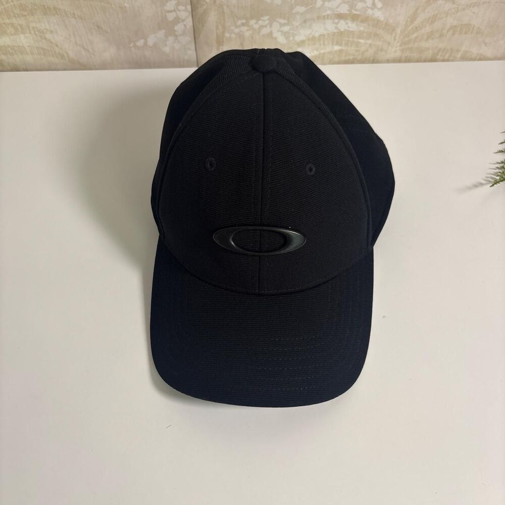Oakley Men's Black Hat